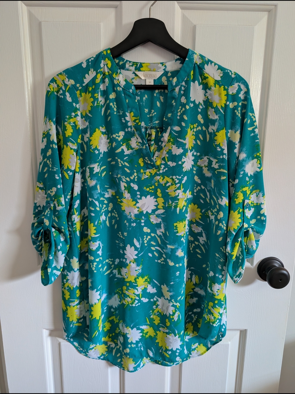 Decree Women's Teal & Yellow Floral Split-Neck Roll-Tab Blouse Medium